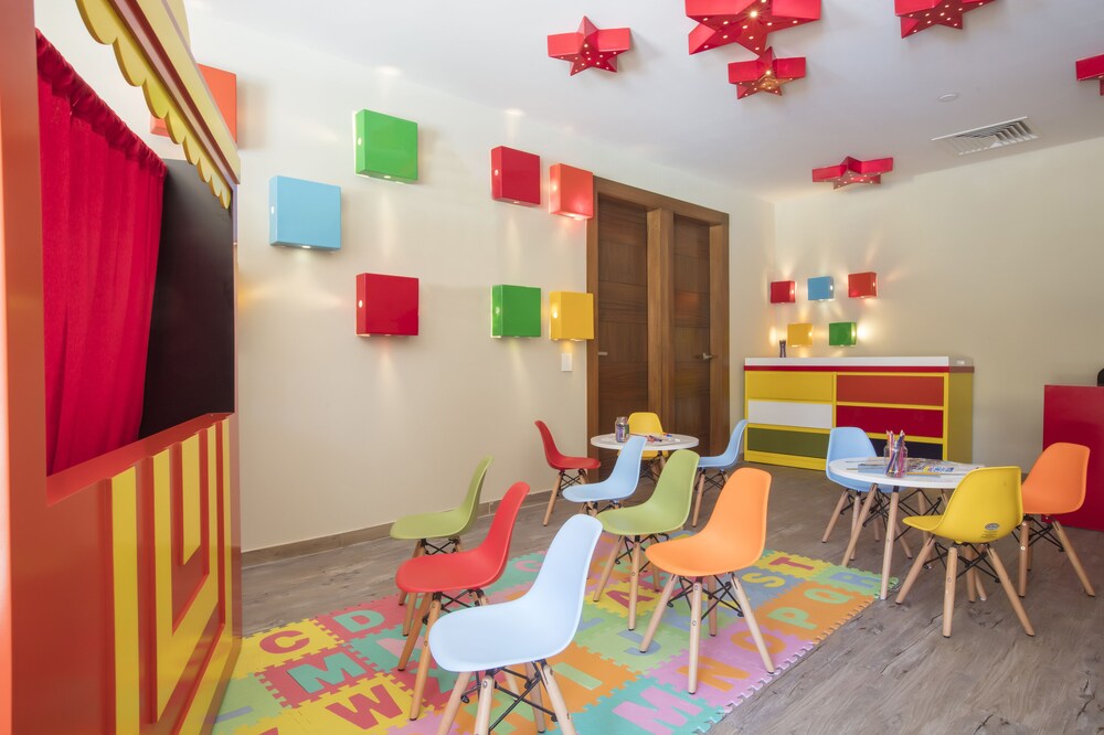 Zona de juegos infantil cubierta