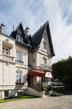 Hotel Front