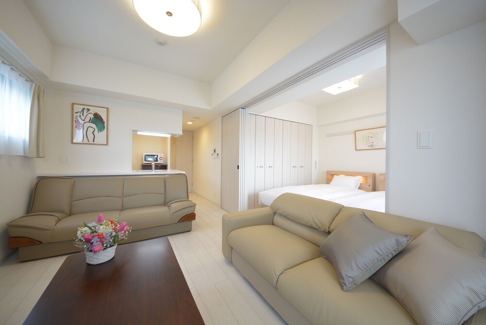 Executive Quadruple Room, 1 Bedroom, Non Smoking - Living Area