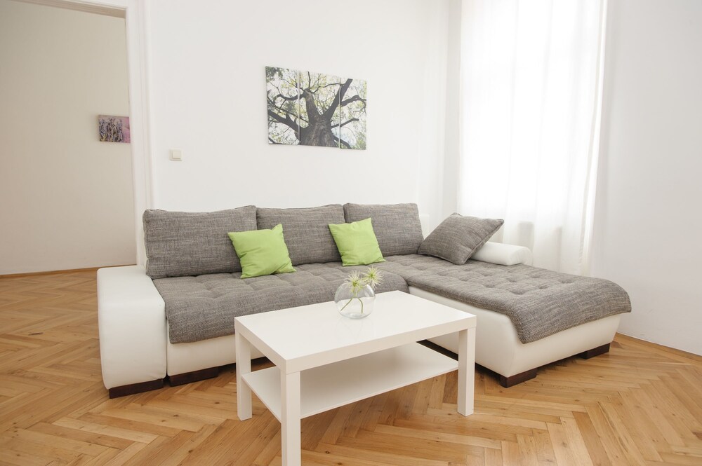 Apartment, 2 Bedrooms (+30€ Cleaning Fee) - Living Room