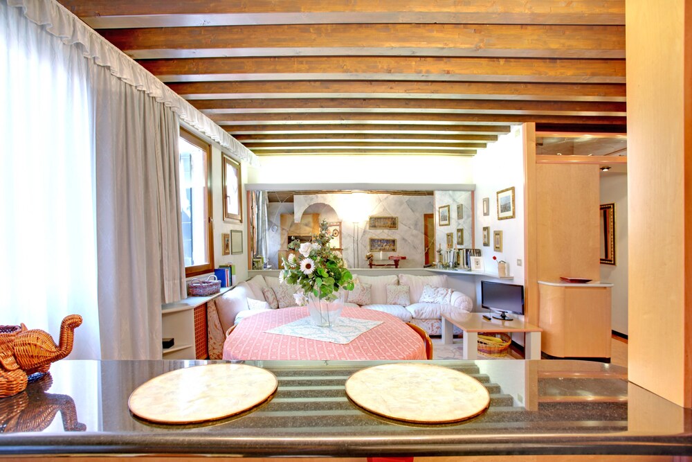 Apartment, 2 Bedrooms (ADDRESS: Calle Larga XXII Marzo) - In-Room Dining