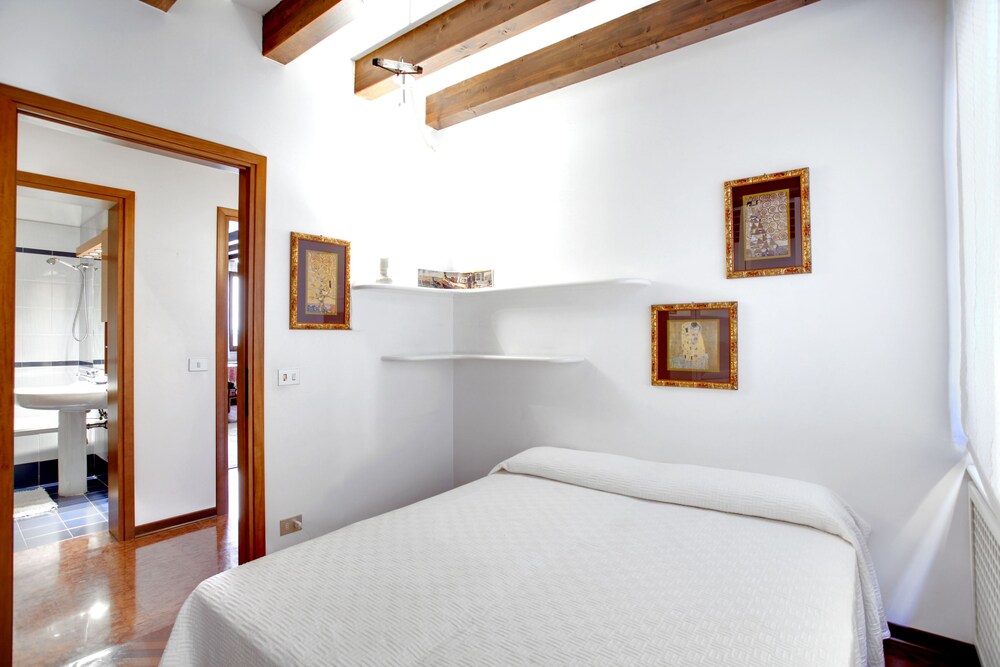 Apartment, 2 Bedrooms (ADDRESS: Calle Larga XXII Marzo) - Guestroom