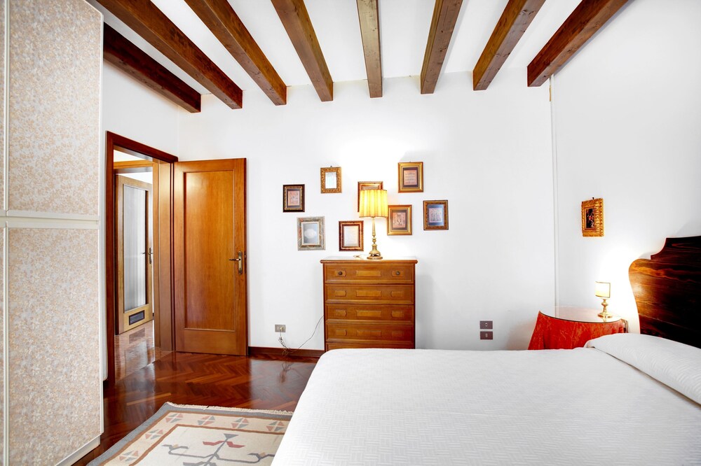Apartment, 2 Bedrooms (ADDRESS: Calle Larga XXII Marzo) - Guestroom