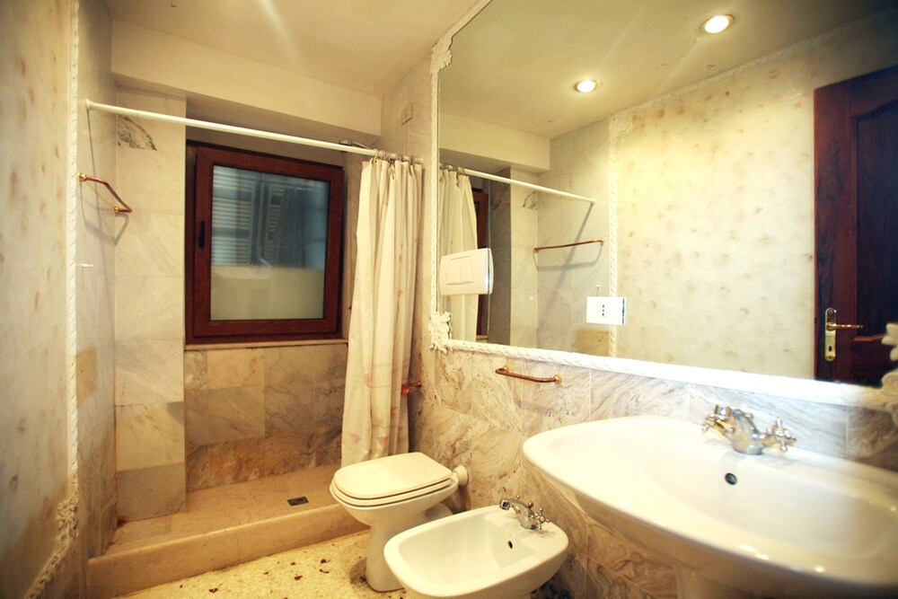 Apartment, 2 Bedrooms (ADDRESS:San Marco 3125) - Bathroom