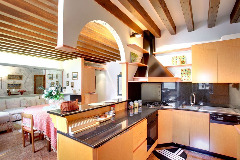Apartment, 2 Bedrooms (ADDRESS: Calle Larga XXII Marzo) - In-Room Kitchen