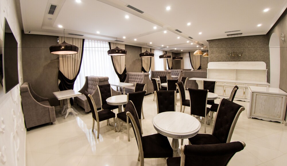 Food Court