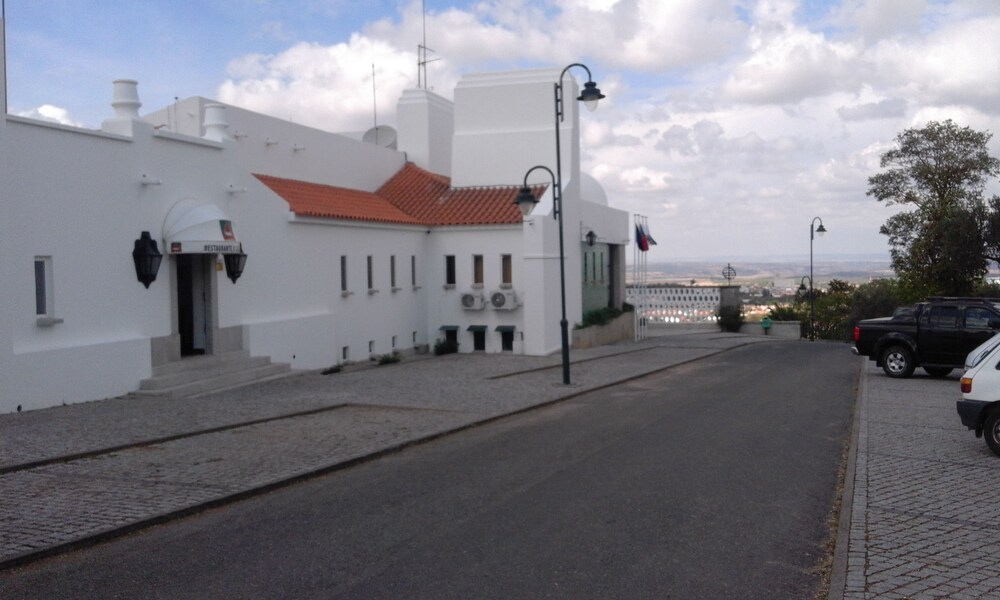 Fachada del hotel
