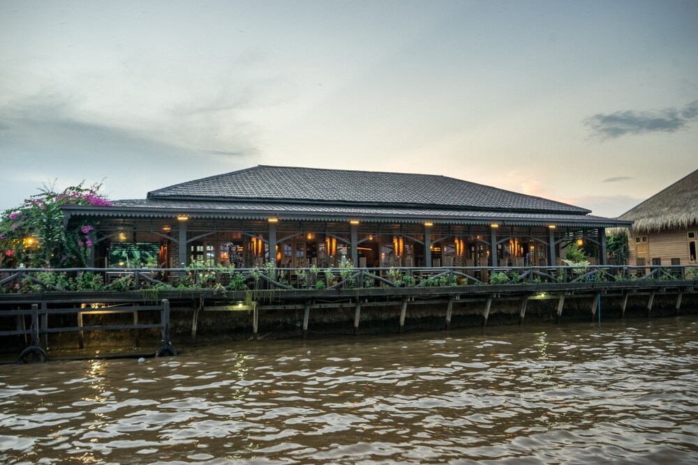 Lake View