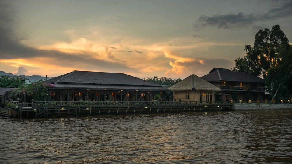 Lake View
