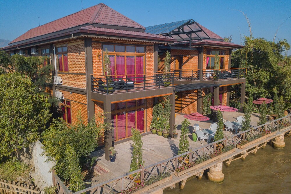 Lake View