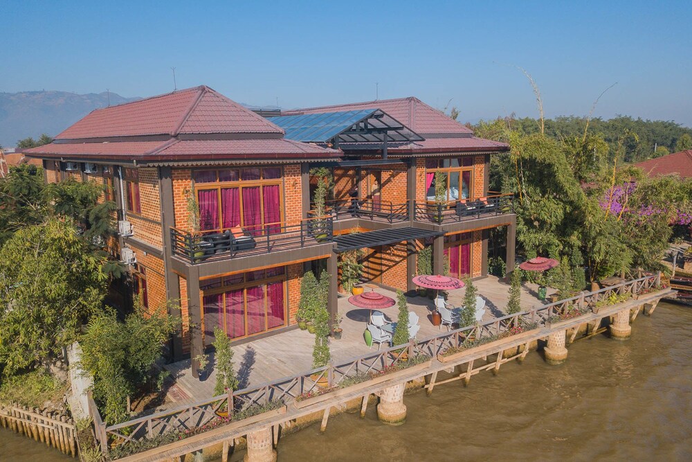 Lake View