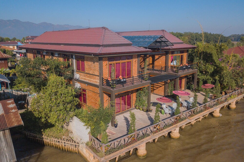 Lake View