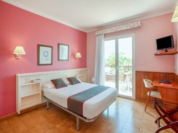 OYO Hostal Casa Feliú