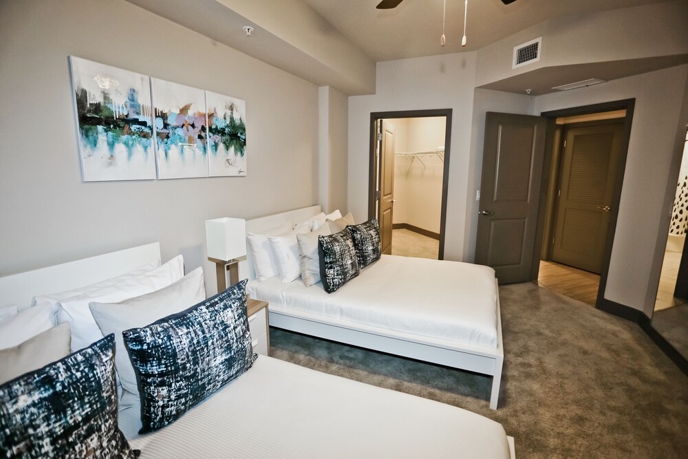 Imagen destacada: Studio, 1 Queen Bed (1401)