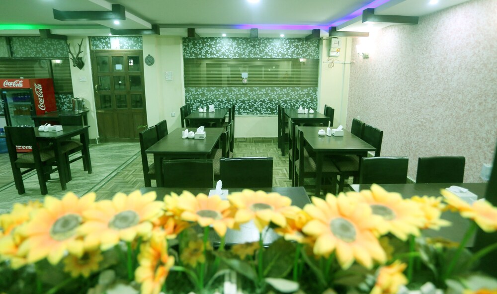 Food Court