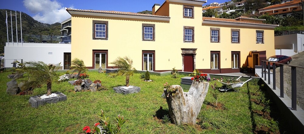 Jardines del establecimiento