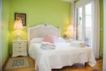 Go Barcelona Guest House