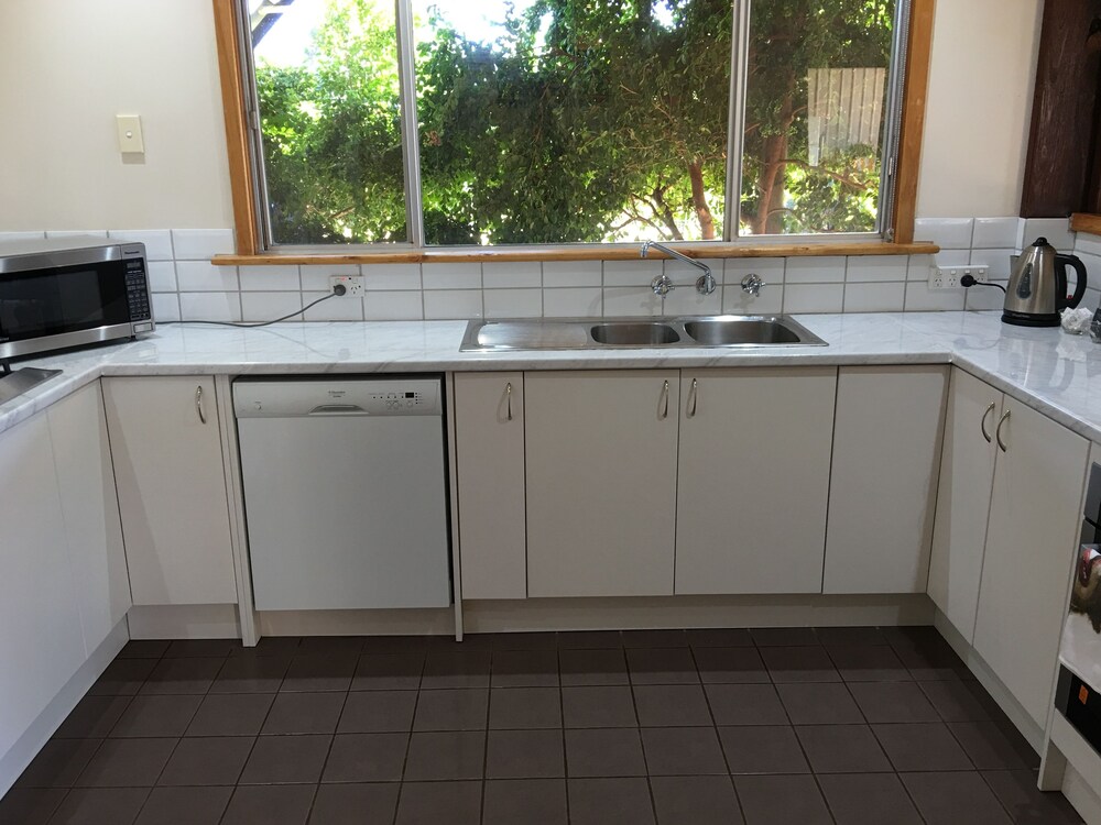 Cottage (Vine) - In-Room Kitchen