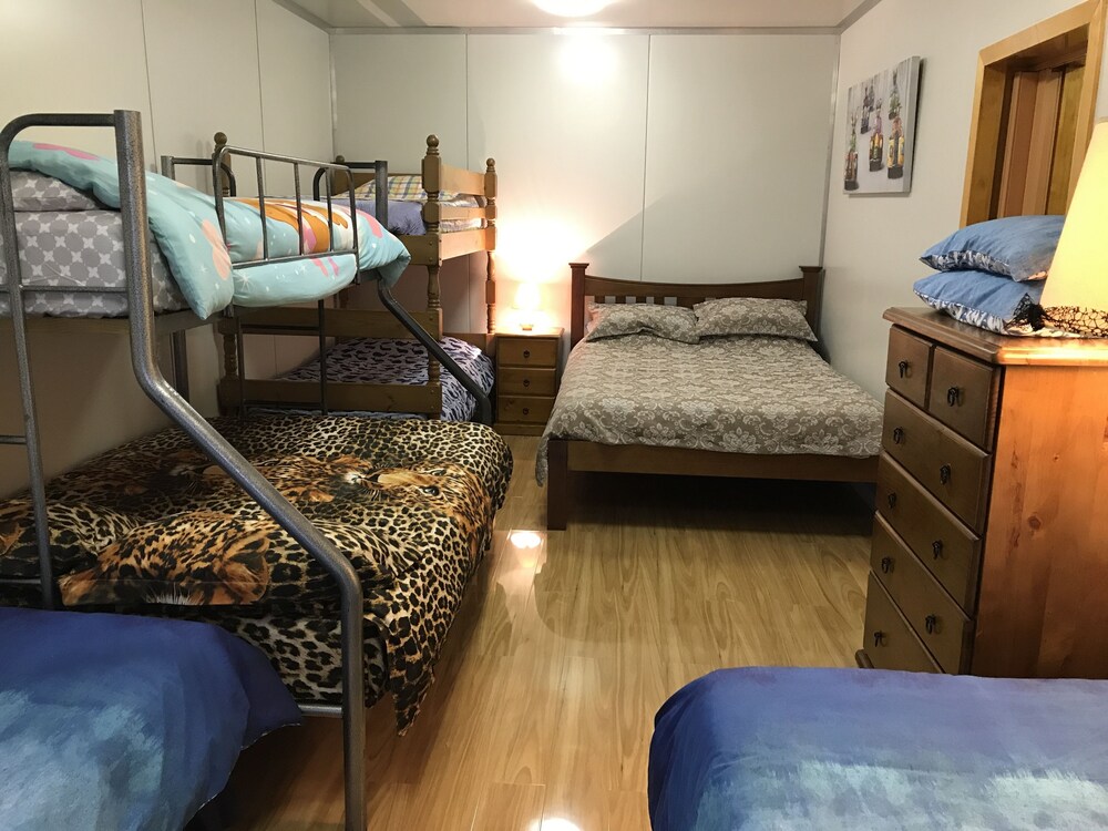 Cottage (Vine) - Guestroom