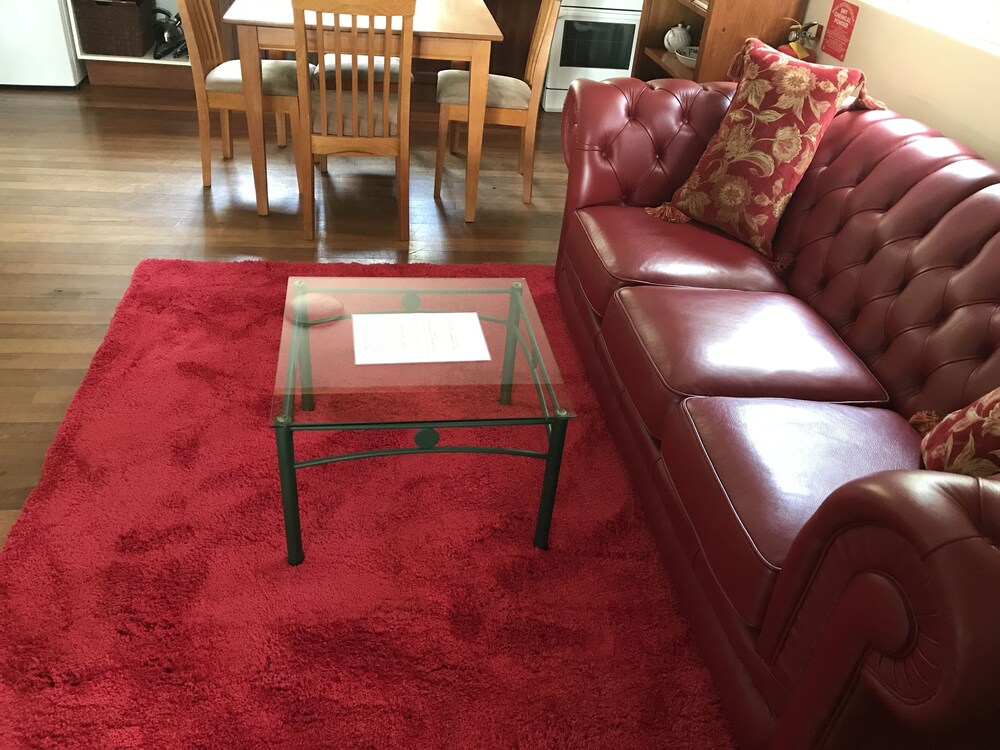 Cottage (Billabong) - Living Room