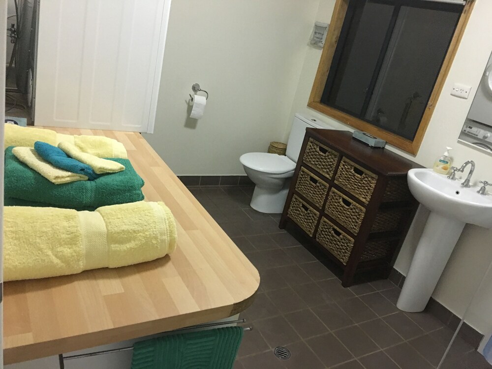 Cottage (Vine) - Bathroom