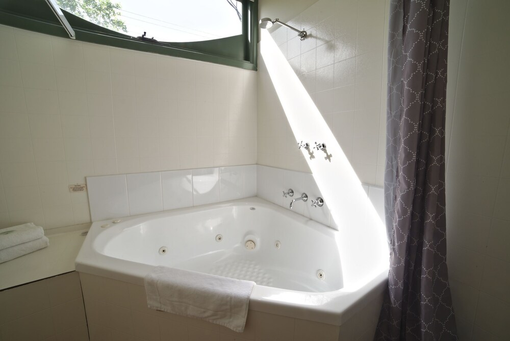 Jetted Tub