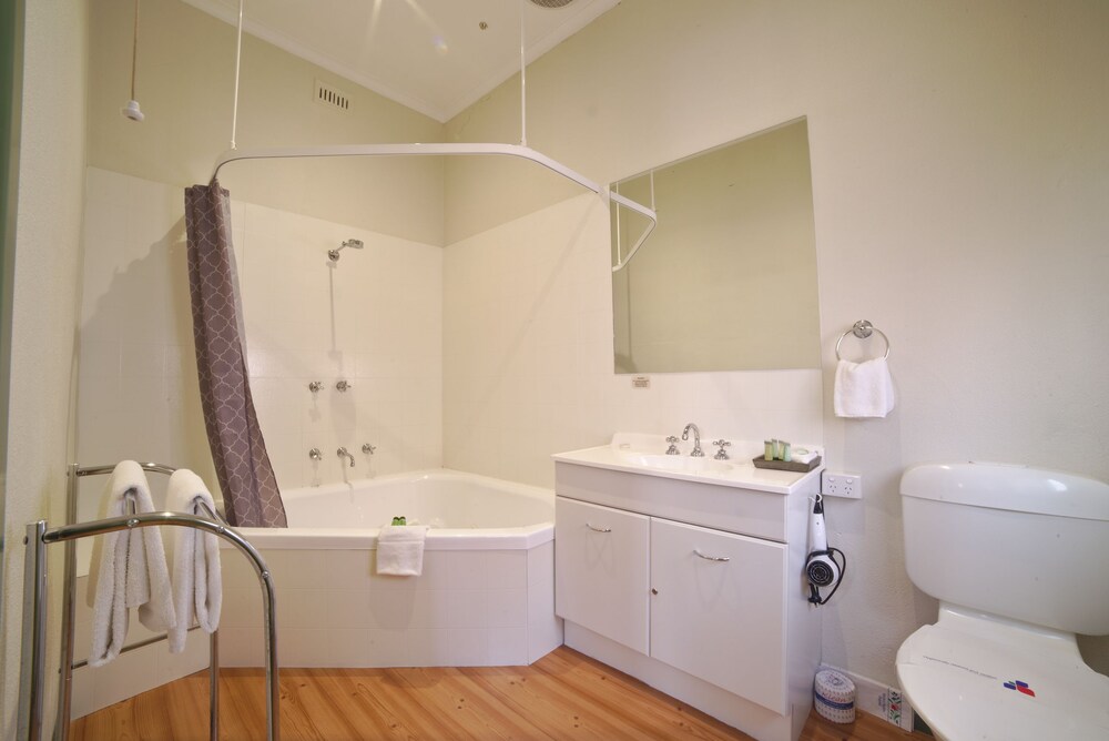 Jetted Tub