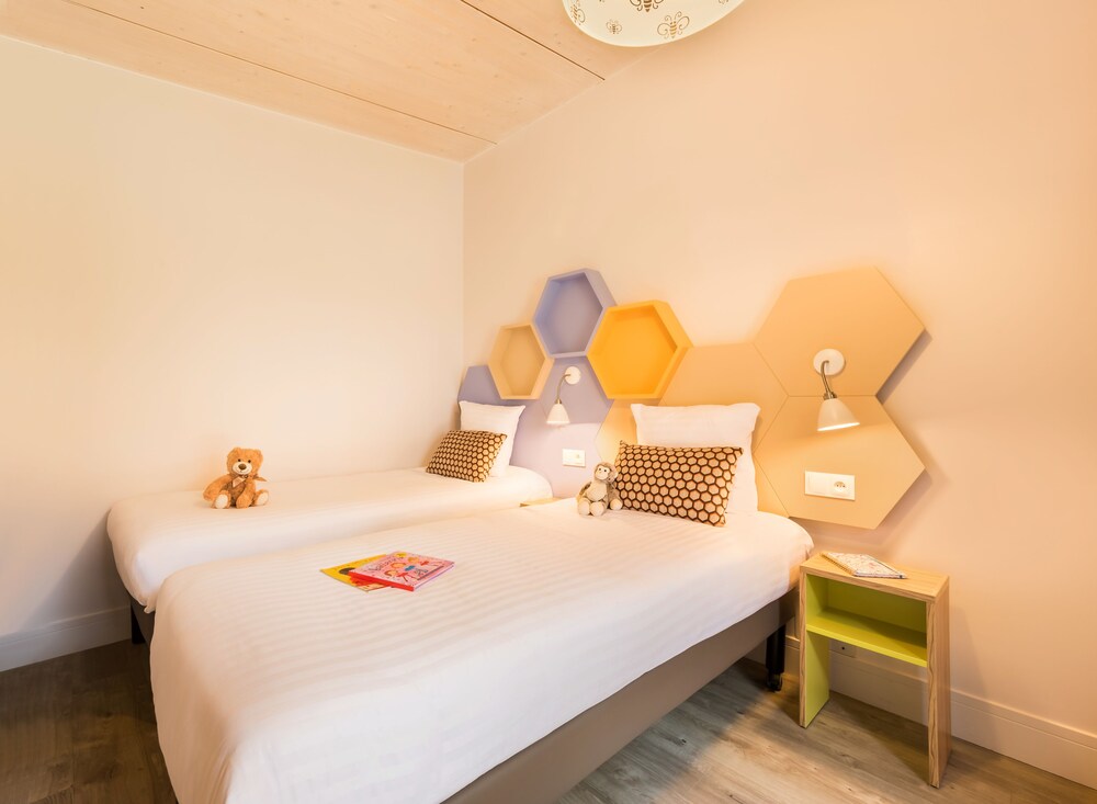 Country Premium Cottage 2 Bedrooms for 4 people - Children’s Theme Room