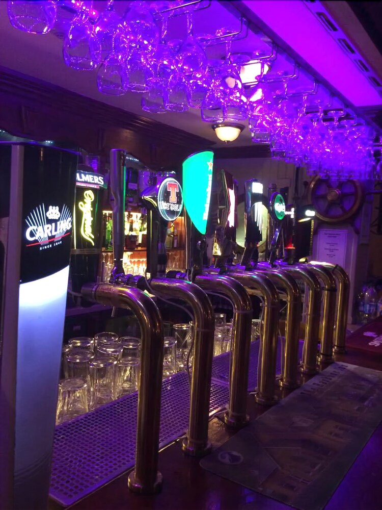 Hotel Bar