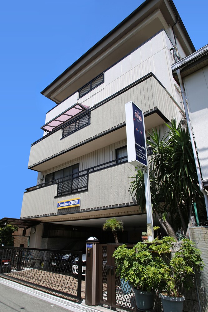 ホテルの外観 (正面)