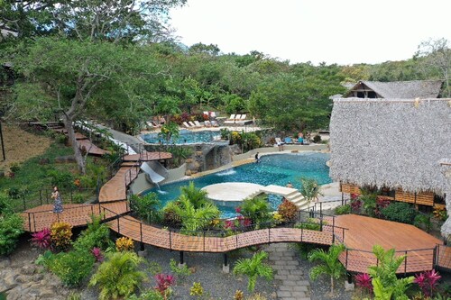 TreeCasa Resort