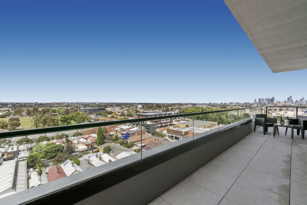 Executive Two Bedroom Two Bathroom Apartment - Balcony