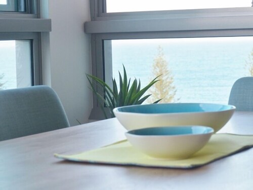 806 - 2 Bedroom Apartment with Hinterland View - In-Room Dining