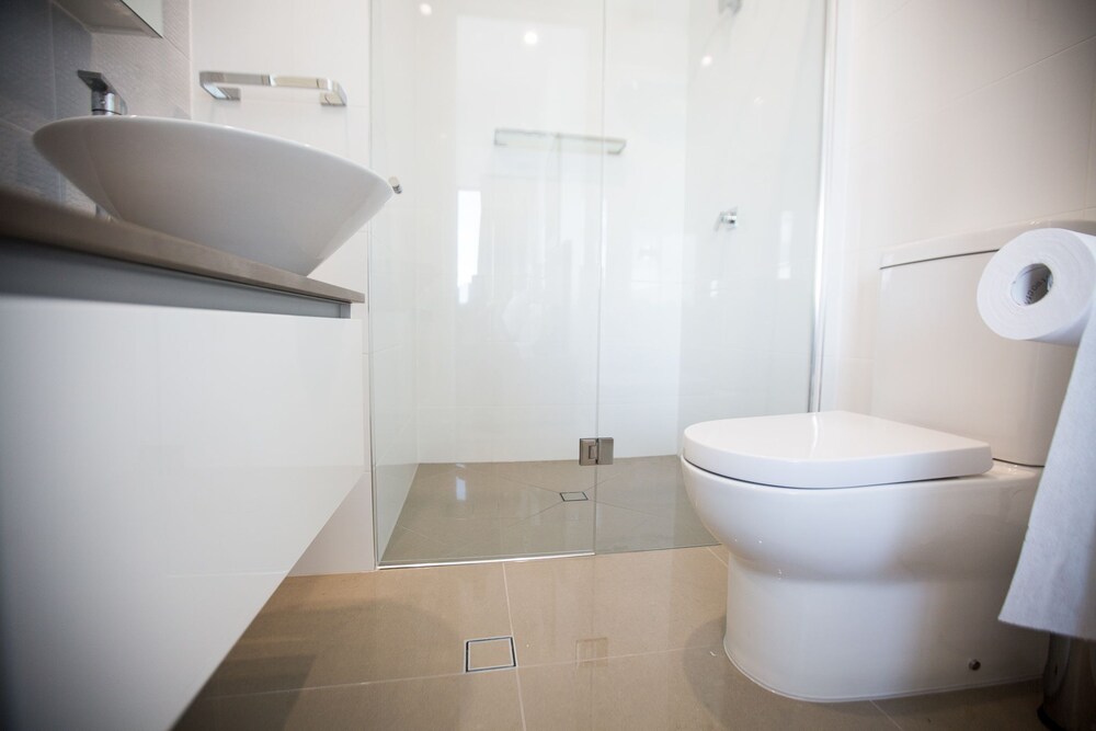 805 - 2 Bedroom Apartment with Ocean View - Bathroom