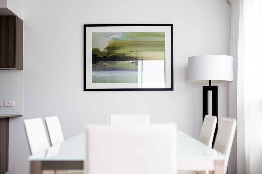 404 - 2 Bedrooms Apartment - In-Room Dining