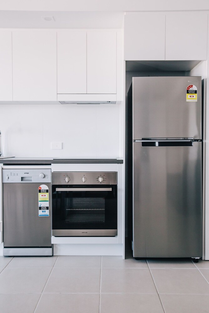 603 - 2 Bedroom Apartment with Panoramic View - In-Room Kitchen