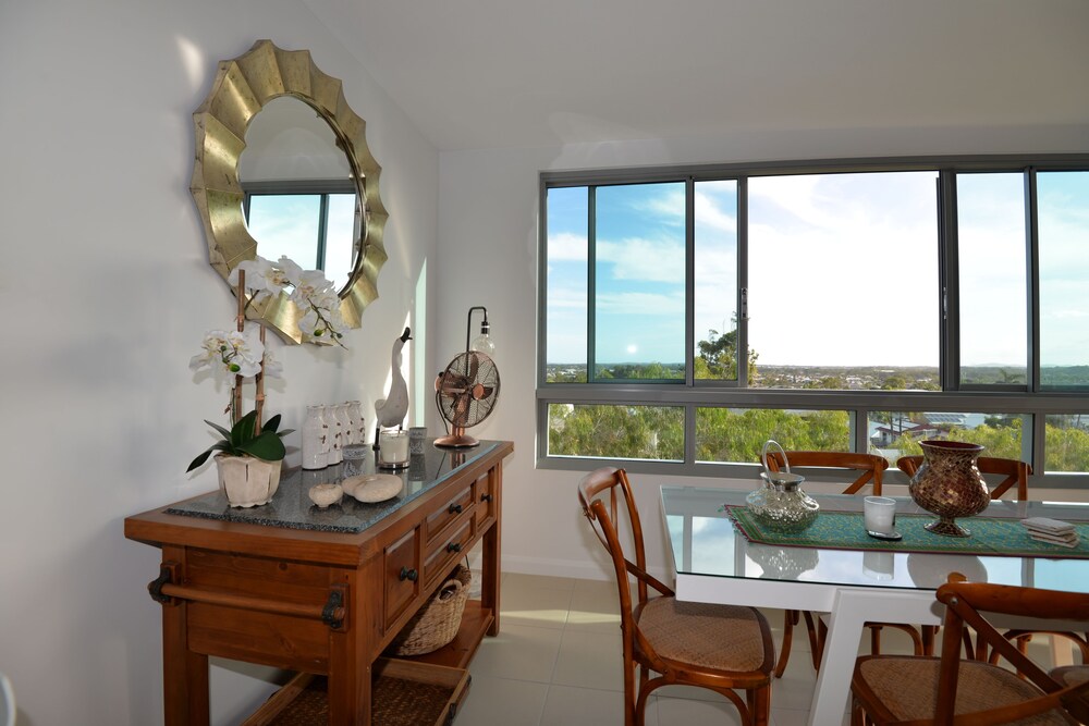 402 - 1 Bedroom Apartment - In-Room Dining