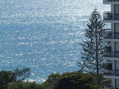 806 - 2 Bedroom Apartment with Hinterland View - Guestroom View