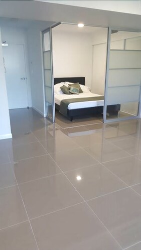 303 - Studio Apartment - Guestroom