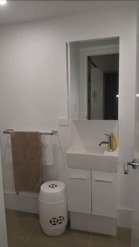 303 - Studio Apartment - Bathroom Sink