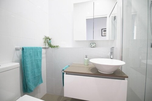 806 - 2 Bedroom Apartment with Hinterland View - Bathroom Sink