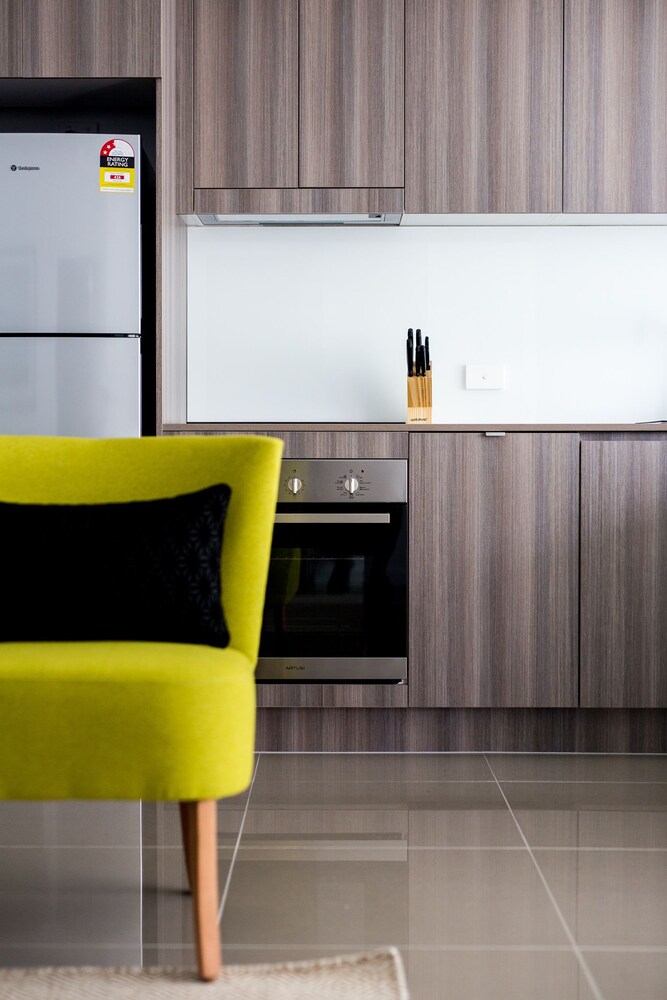 404 - 2 Bedrooms Apartment - In-Room Kitchen