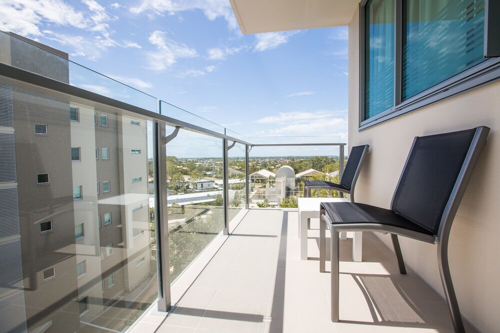 404 - 2 Bedrooms Apartment - Balcony