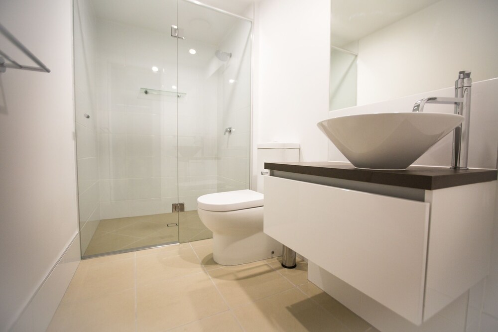 603 - 2 Bedroom Apartment with Panoramic View - Bathroom