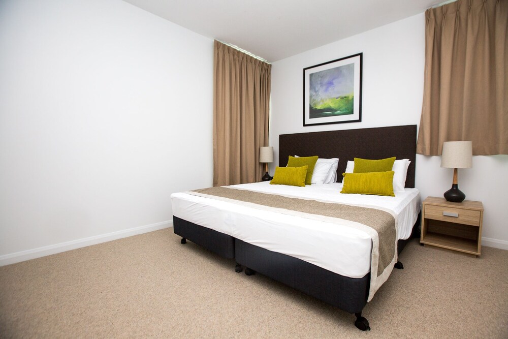 404 - 2 Bedrooms Apartment - Living Room