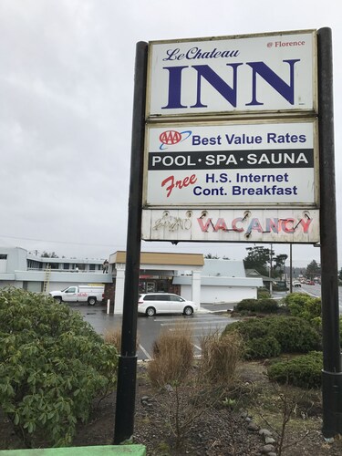 Le Chateau Inn