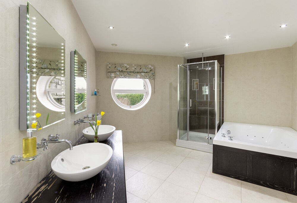 Jetted Tub
