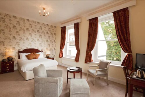Historical Thomas Paine Hotel