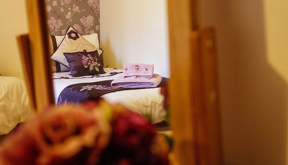 Comfort House, 4 Bedrooms, Accessible, Courtyard Area - Guestroom