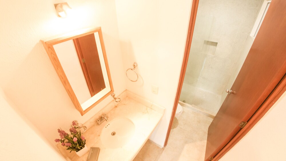 Basic Apartment, 2 Bedrooms, Pool View - Bathroom